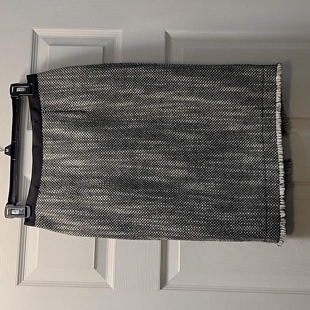 Skirt. Size 2. Limited